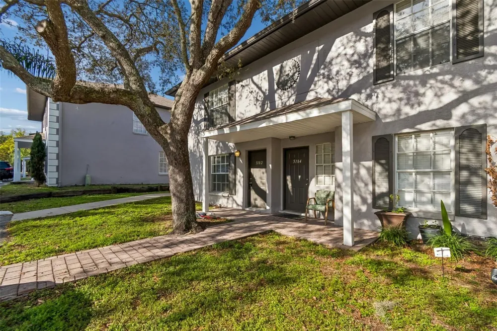 5182 SUNRIDGE PALMS DRIVE #5182 Tampa, FL 33617