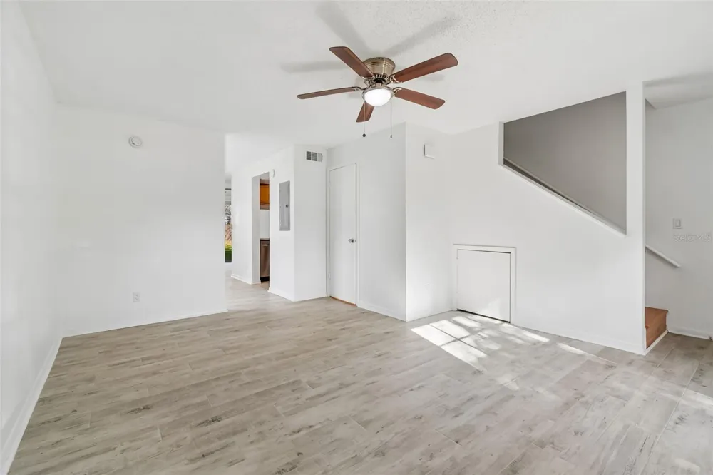 5182 SUNRIDGE PALMS DRIVE #5182 Tampa, FL 33617