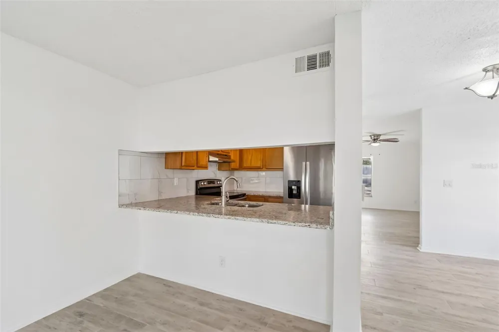 5182 SUNRIDGE PALMS DRIVE #5182 Tampa, FL 33617