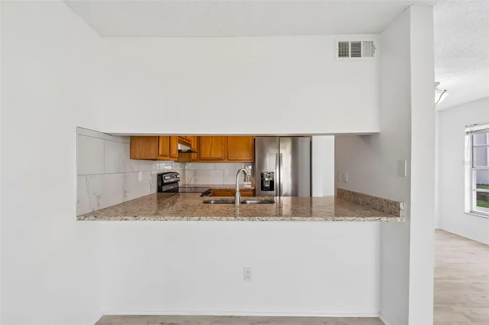 5182 SUNRIDGE PALMS DRIVE #5182 Tampa, FL 33617