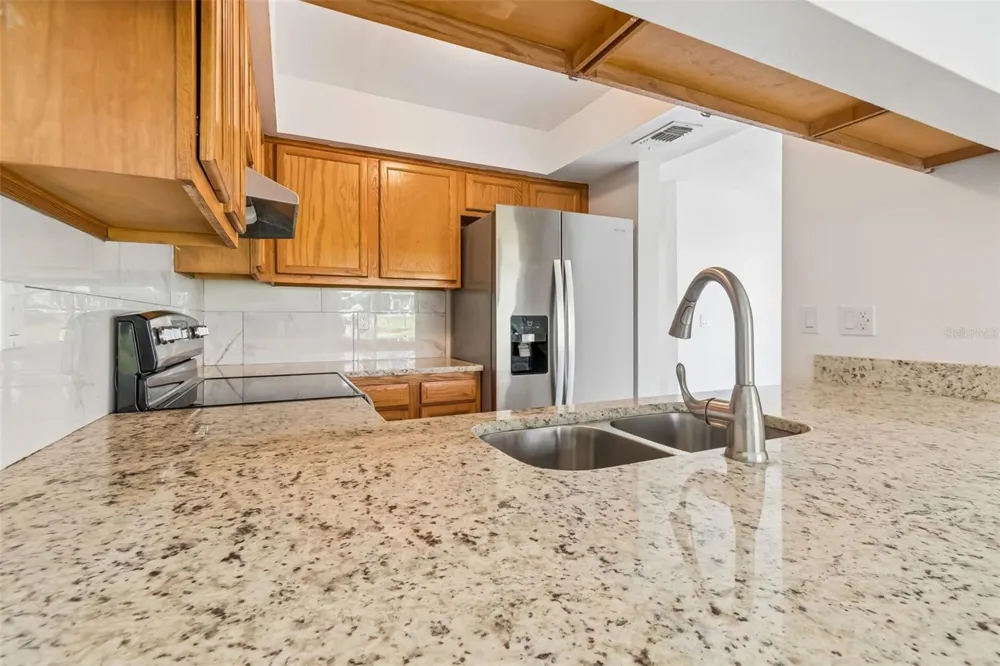 5182 SUNRIDGE PALMS DRIVE #5182 Tampa, FL 33617