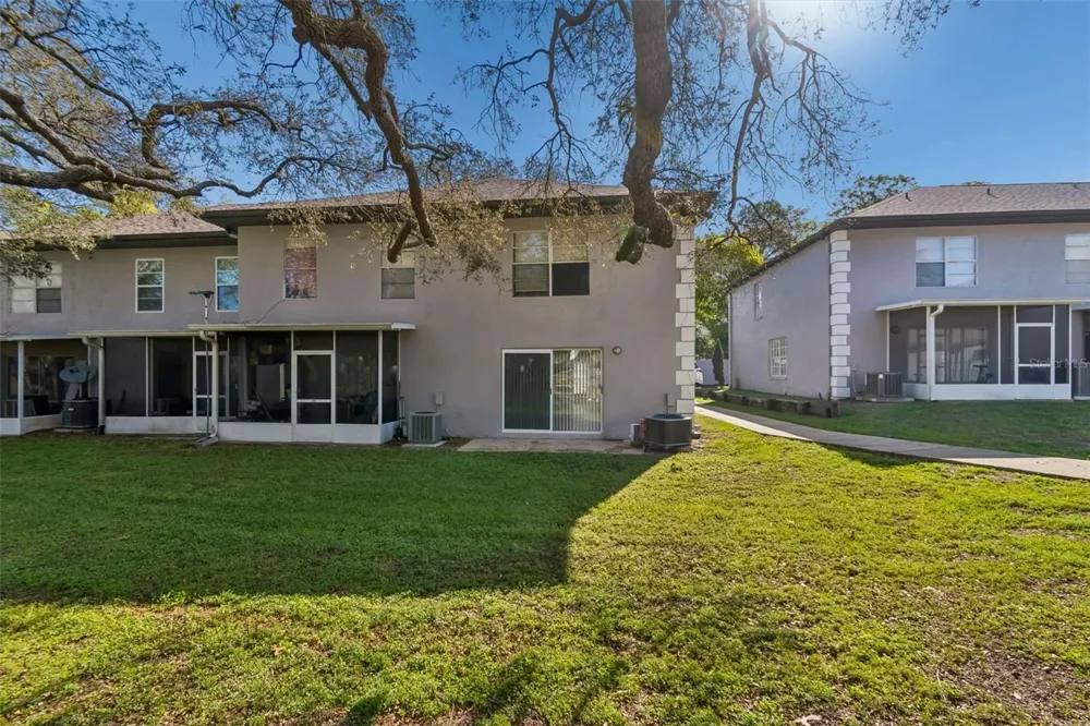 5182 SUNRIDGE PALMS DRIVE #5182 Tampa, FL 33617