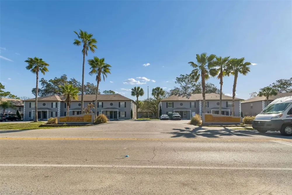5182 SUNRIDGE PALMS DRIVE #5182 Tampa, FL 33617