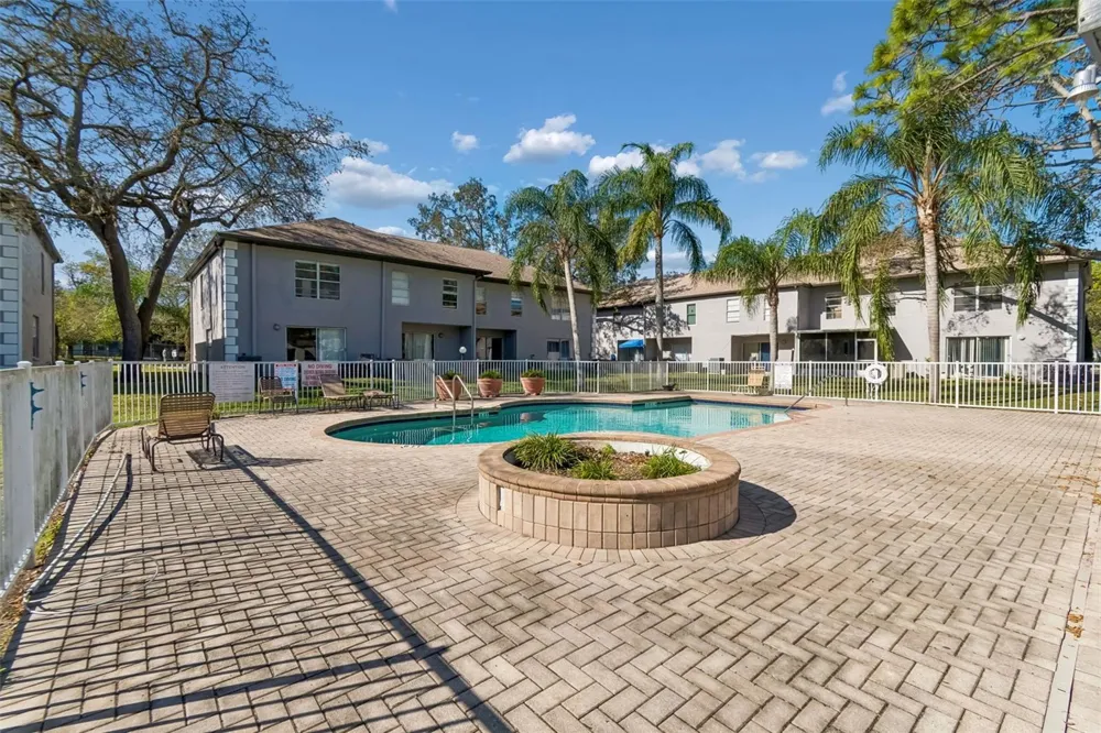 5182 SUNRIDGE PALMS DRIVE #5182 Tampa, FL 33617