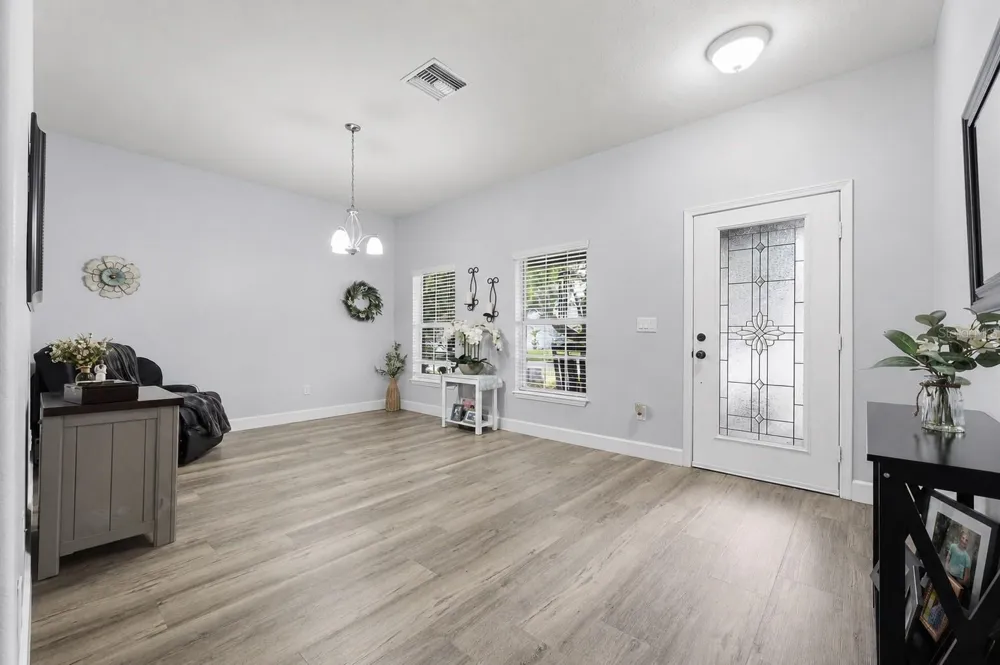 2814 MAPLE BROOK LOOP Lutz, FL 33558