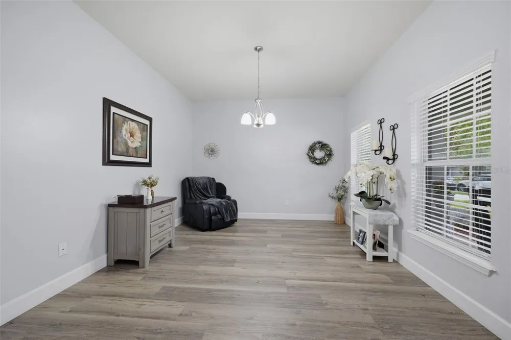 2814 MAPLE BROOK LOOP Lutz, FL 33558