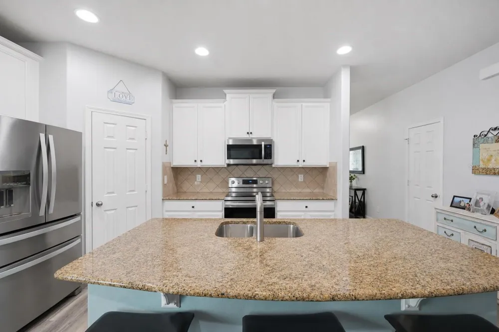 2814 MAPLE BROOK LOOP Lutz, FL 33558