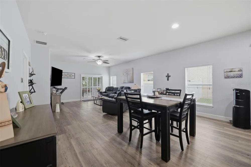 2814 MAPLE BROOK LOOP Lutz, FL 33558