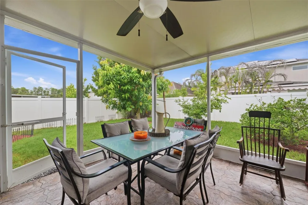 2814 MAPLE BROOK LOOP Lutz, FL 33558