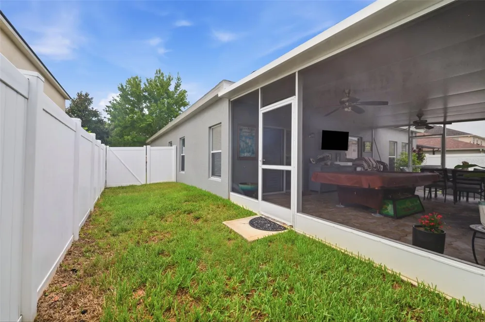 2814 MAPLE BROOK LOOP Lutz, FL 33558
