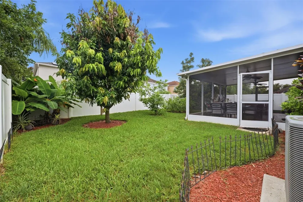 2814 MAPLE BROOK LOOP Lutz, FL 33558