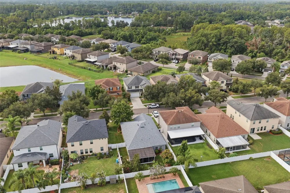 2814 MAPLE BROOK LOOP Lutz, FL 33558