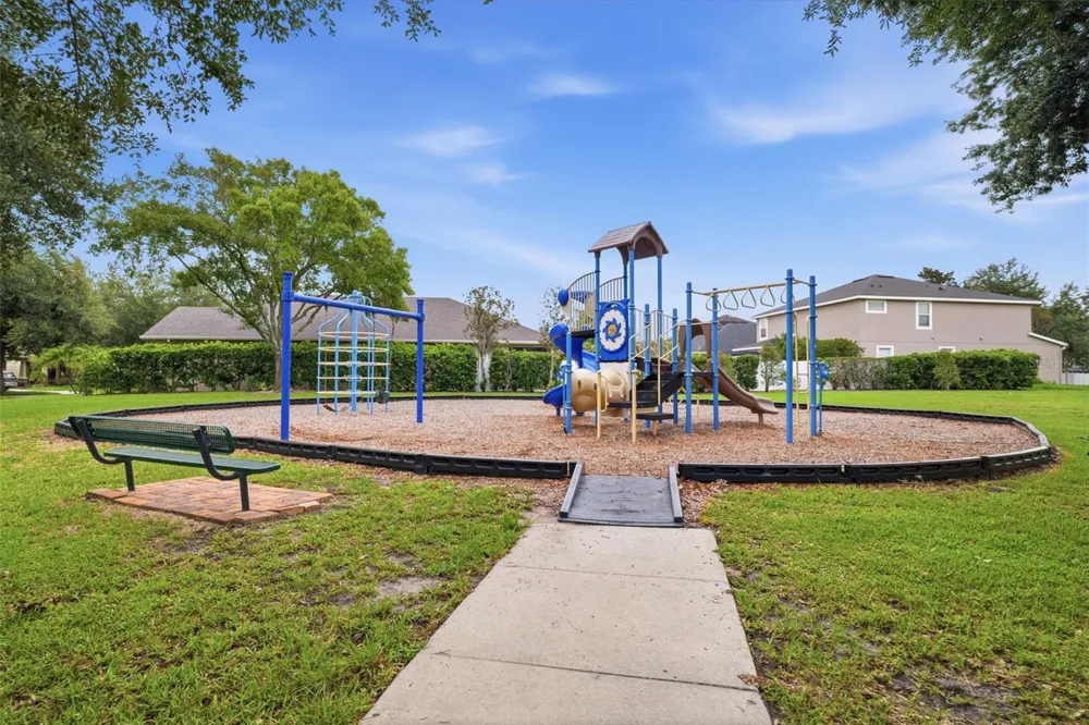 2814 MAPLE BROOK LOOP Lutz, FL 33558