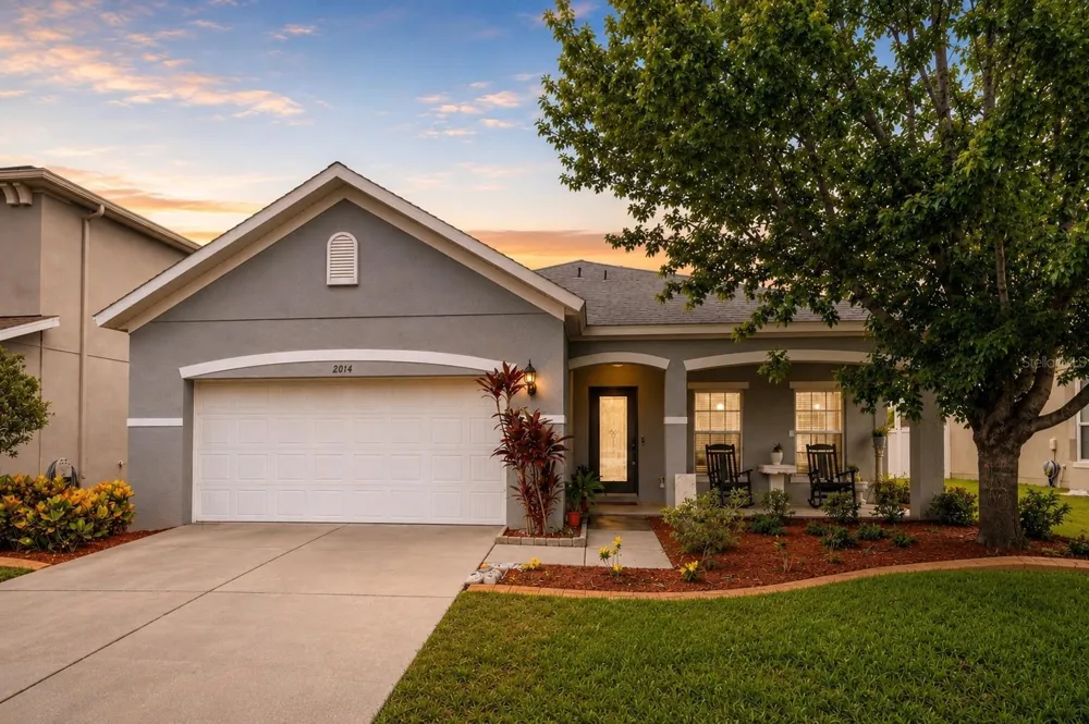 2814 MAPLE BROOK LOOP Lutz, FL 33558