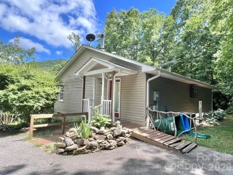 105 Chestnut Hill Road