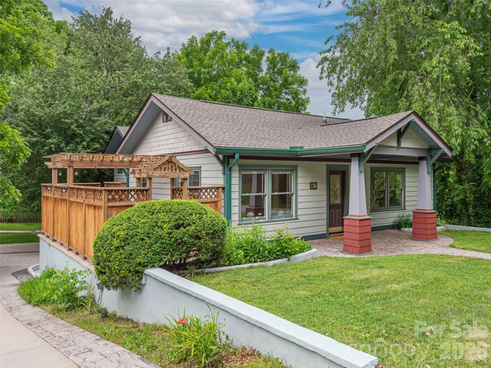136 Assembly Street Waynesville, NC 28786