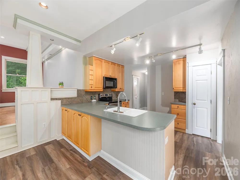 136 Assembly Street Waynesville, NC 28786