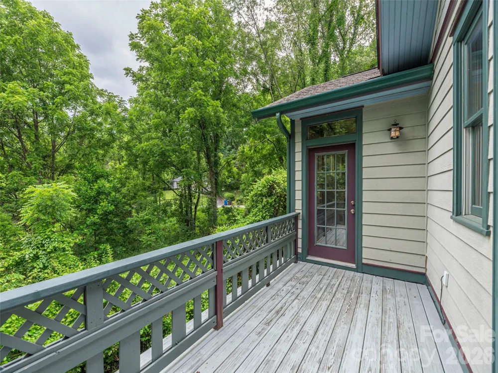 136 Assembly Street Waynesville, NC 28786