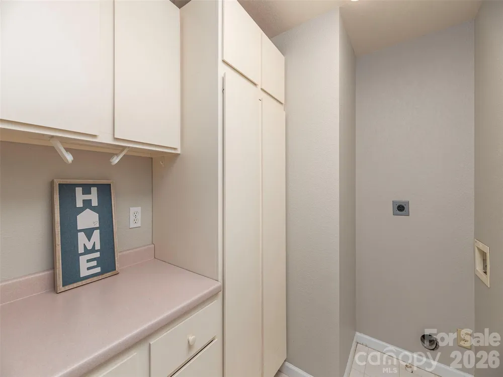 136 Assembly Street Waynesville, NC 28786