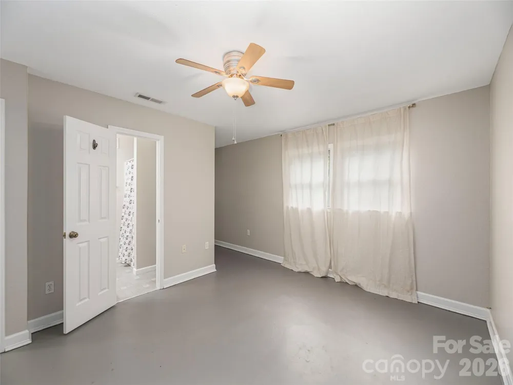 136 Assembly Street Waynesville, NC 28786