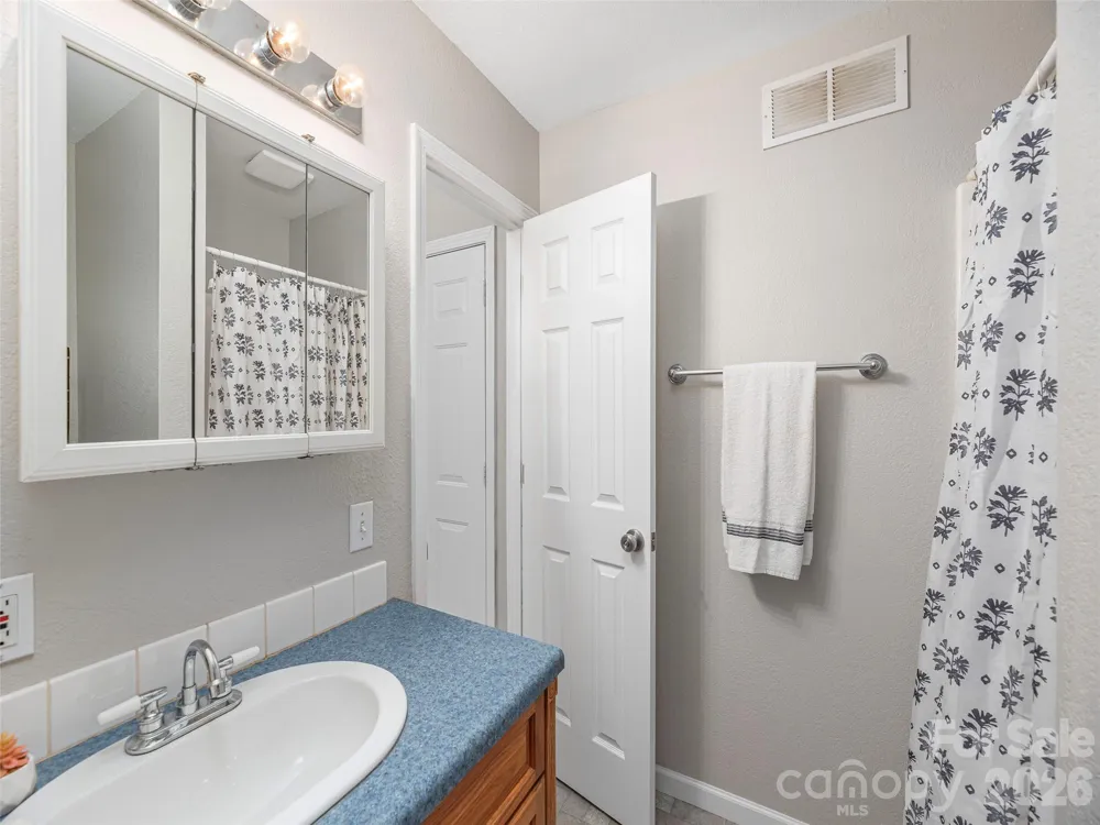 136 Assembly Street Waynesville, NC 28786