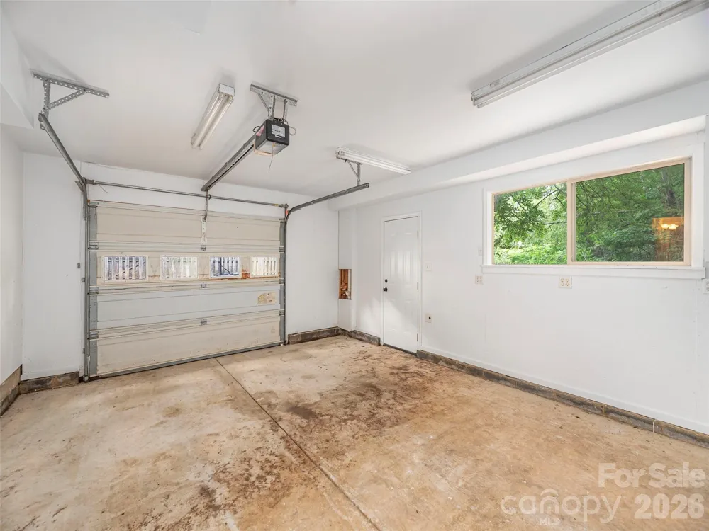 136 Assembly Street Waynesville, NC 28786