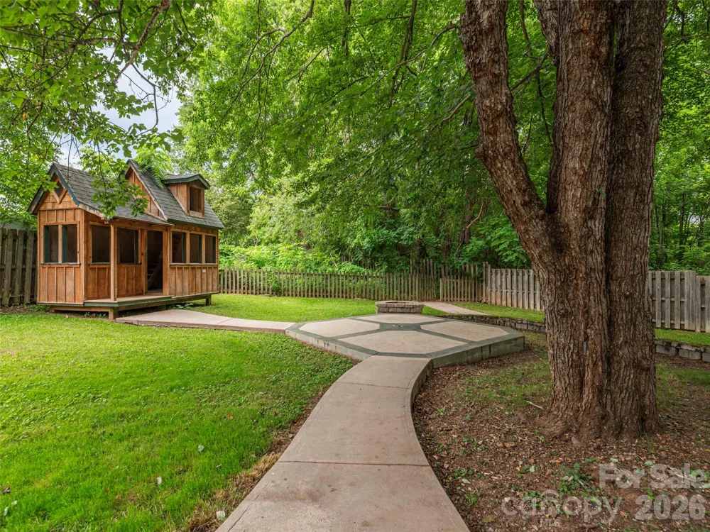 136 Assembly Street Waynesville, NC 28786