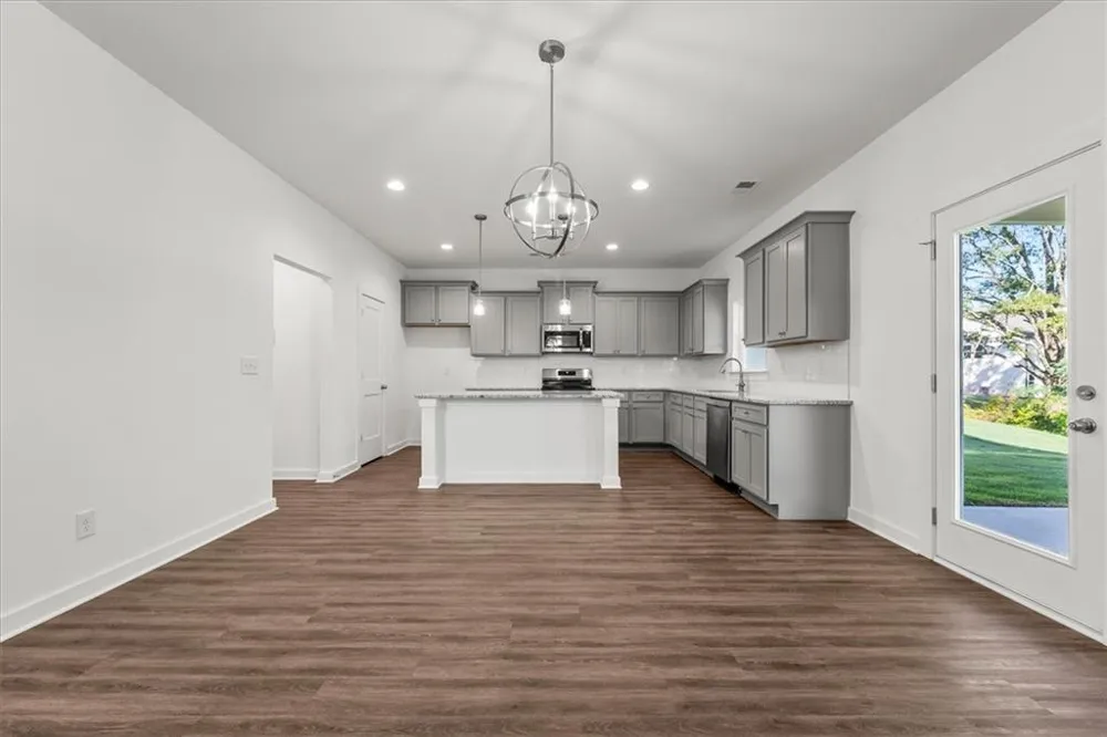 546 Lillian Way Statham, GA 30666