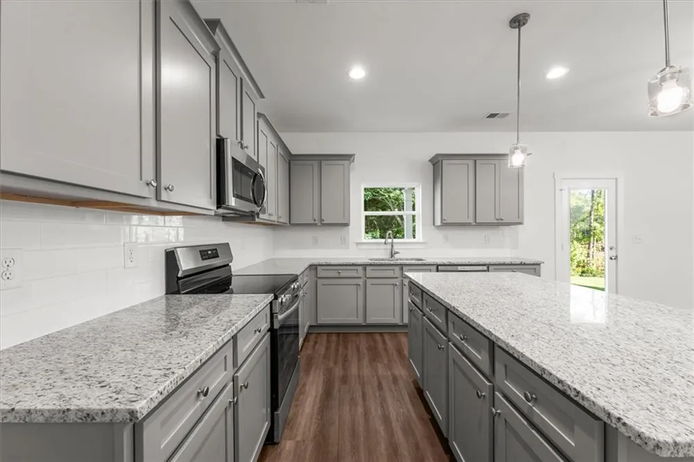 546 Lillian Way Statham, GA 30666