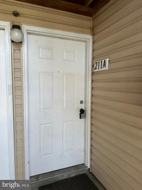 211 HIGHLAND BOULEVARD #211
