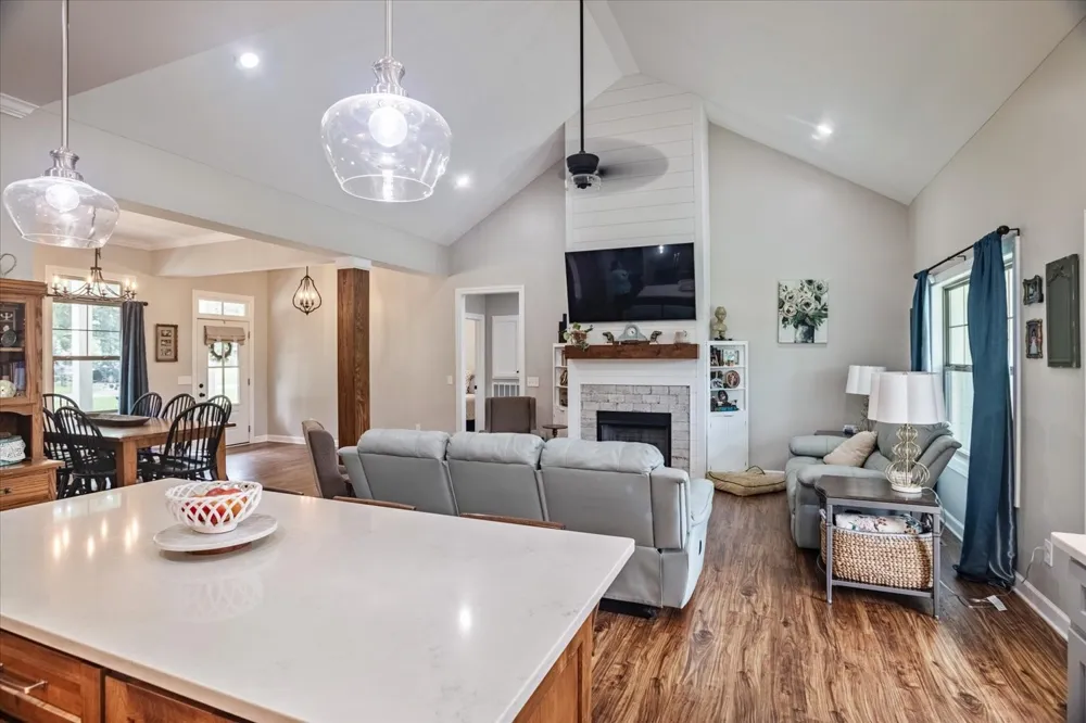 67 Beuerlein Cir Lawrenceburg, TN 38464