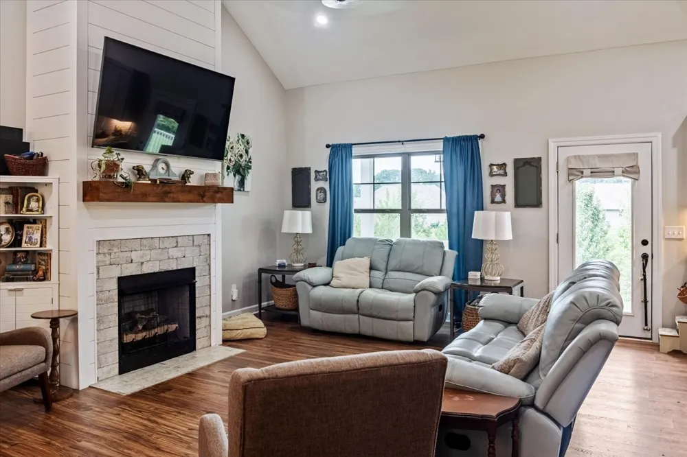 67 Beuerlein Cir Lawrenceburg, TN 38464