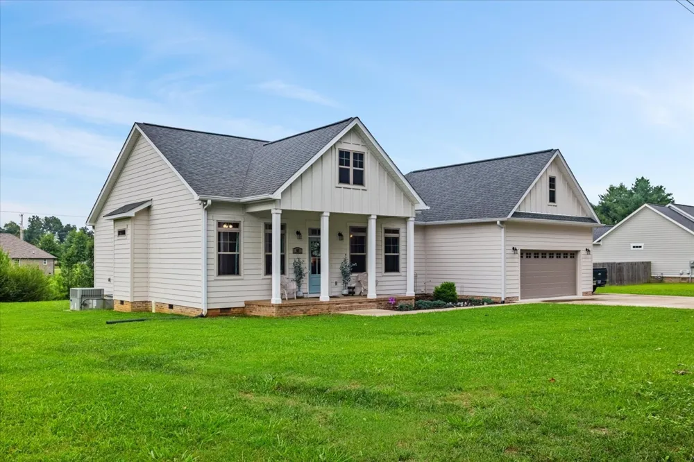 67 Beuerlein Cir Lawrenceburg, TN 38464