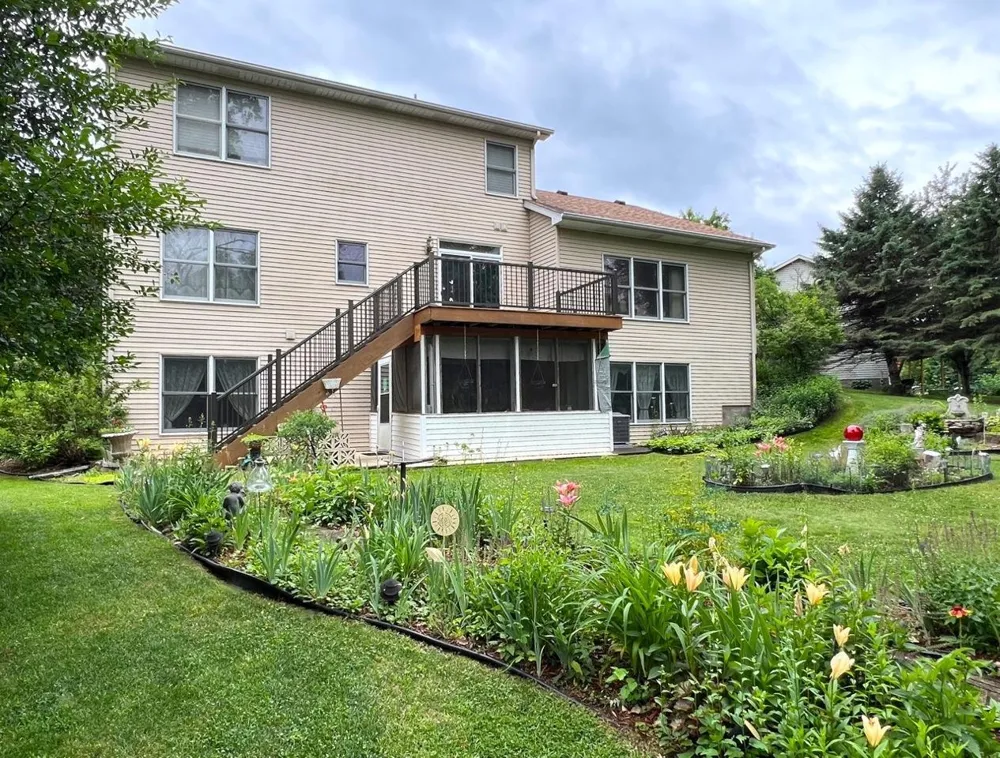 6361 Beckman Court Inver Grove Heights, MN 55077