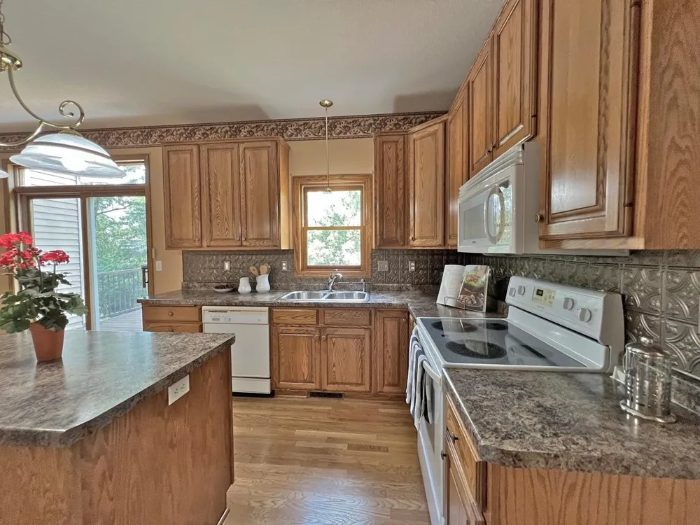 6361 Beckman Court Inver Grove Heights, MN 55077