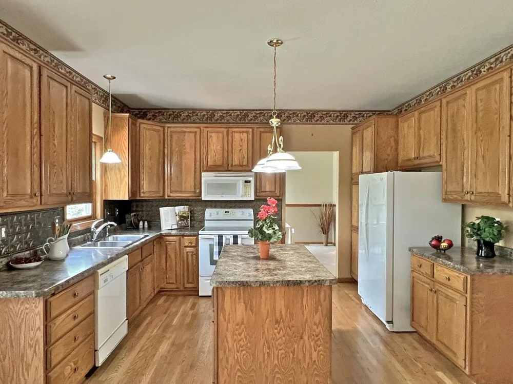 6361 Beckman Court Inver Grove Heights, MN 55077