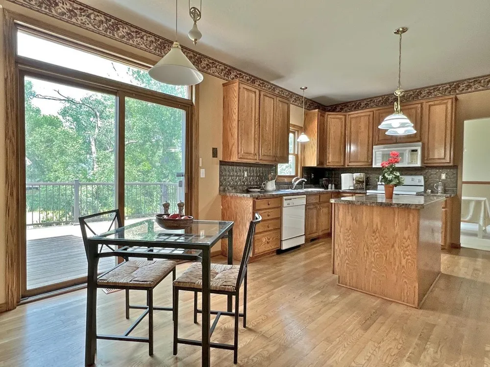 6361 Beckman Court Inver Grove Heights, MN 55077