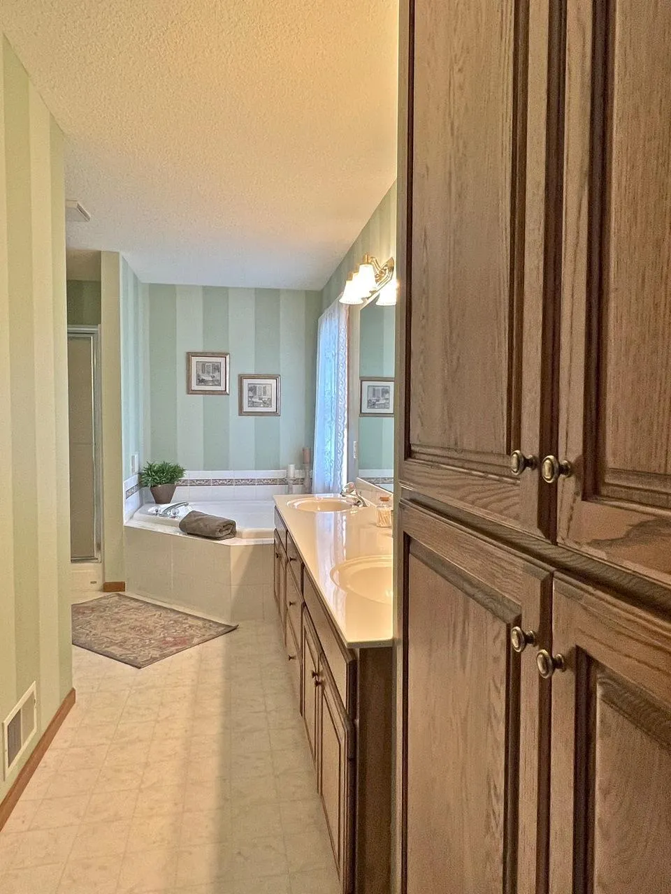 6361 Beckman Court Inver Grove Heights, MN 55077
