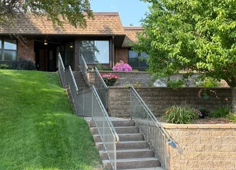 909 Luther Place #102