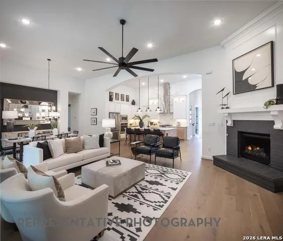 6992 Hallie Hunt Schertz, TX 78154