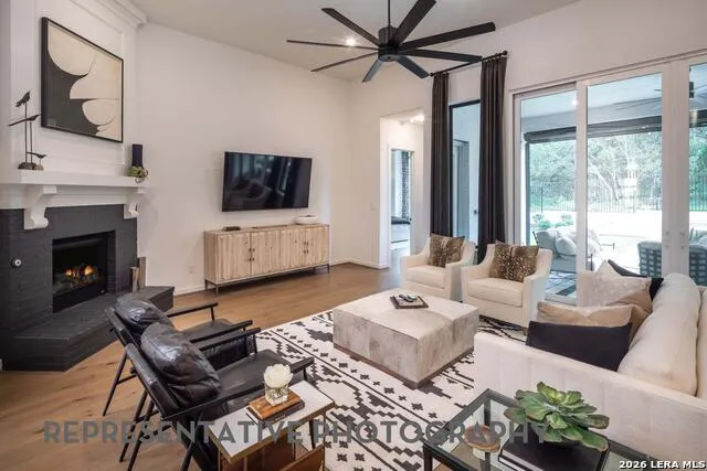6992 Hallie Hunt Schertz, TX 78154