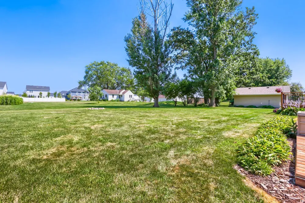 7901 Lilac Lane Victoria, MN 55386