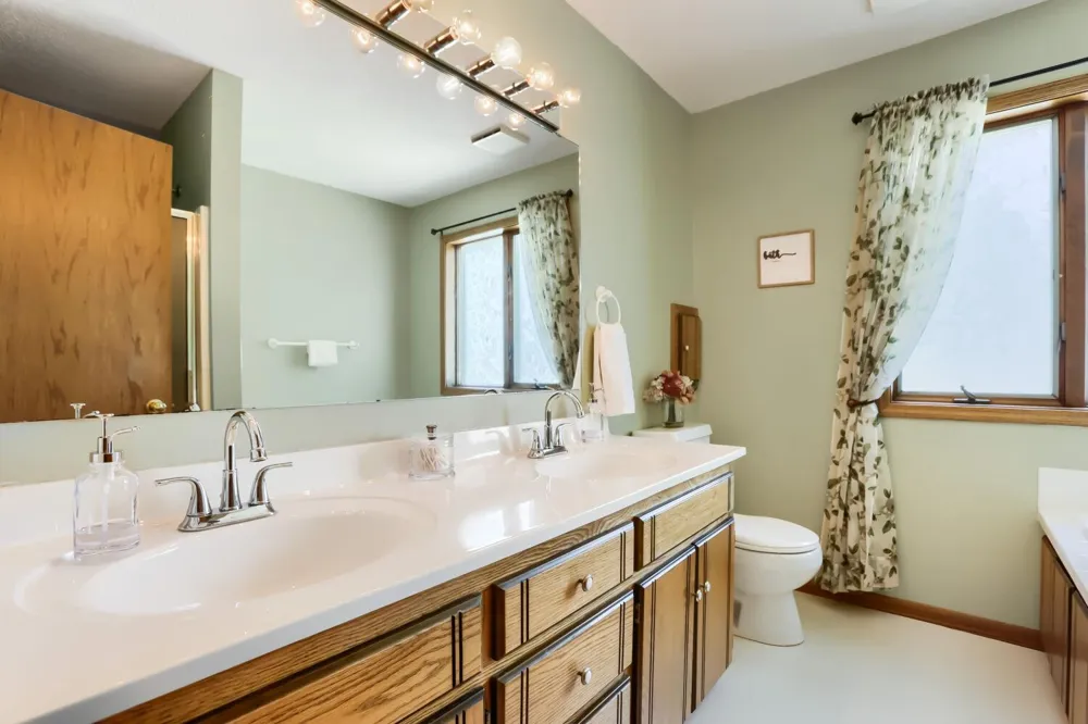 7901 Lilac Lane Victoria, MN 55386