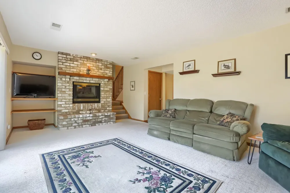 7901 Lilac Lane Victoria, MN 55386