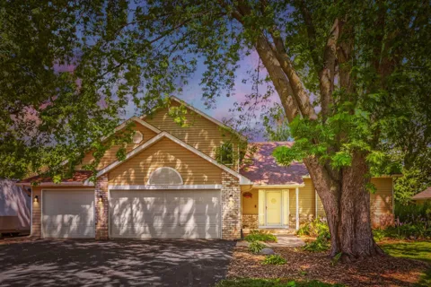7901 Lilac Lane