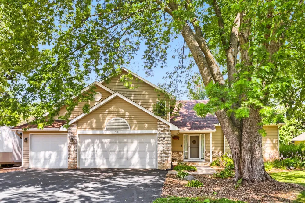 7901 Lilac Lane Victoria, MN 55386
