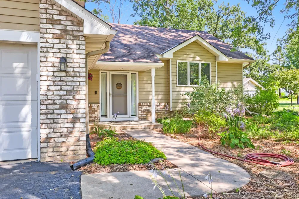 7901 Lilac Lane Victoria, MN 55386