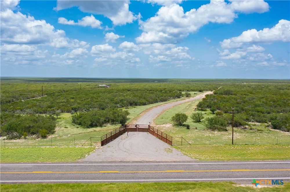 Highway 44 Freer, TX 78357