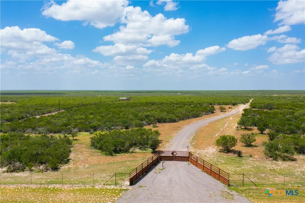 Highway 44 Freer, TX 78357