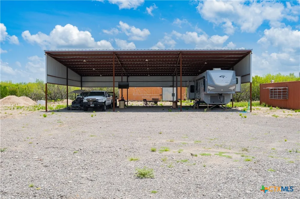 Highway 44 Freer, TX 78357